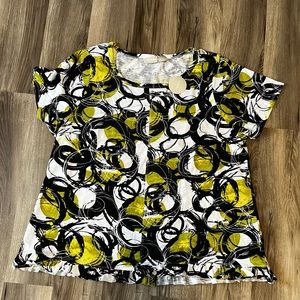 NWT Ruffle Bottom Top